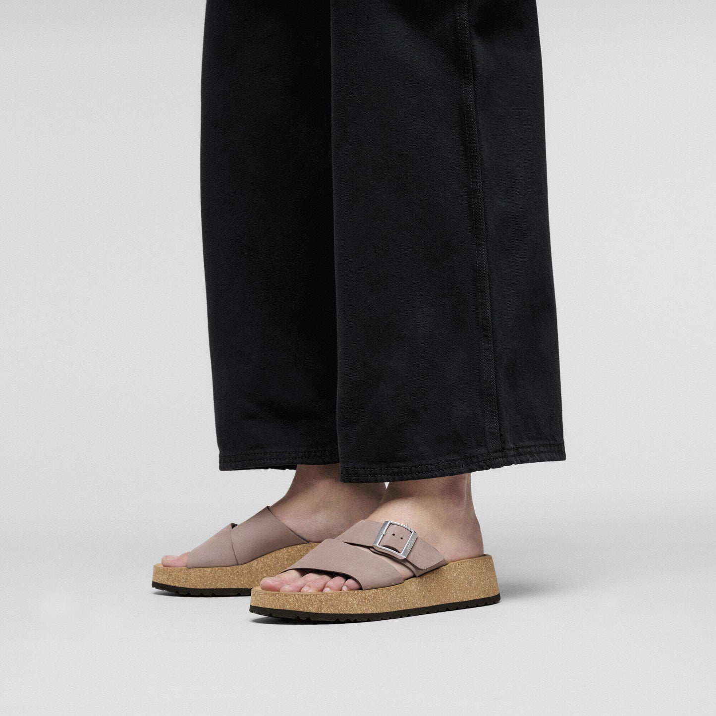 Almina - Image 2