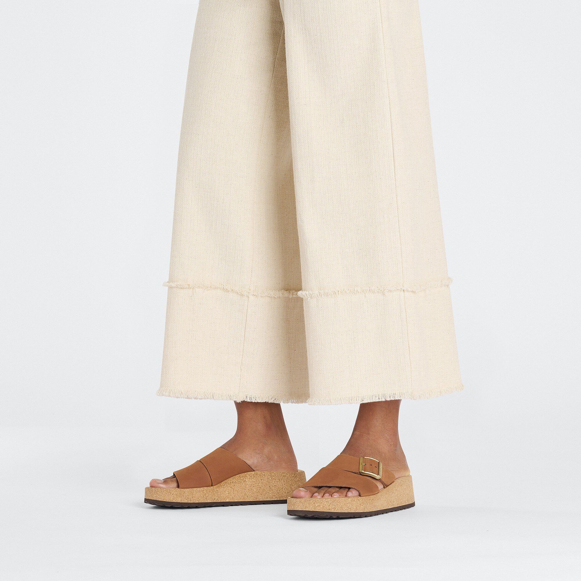 Almina - Image 2