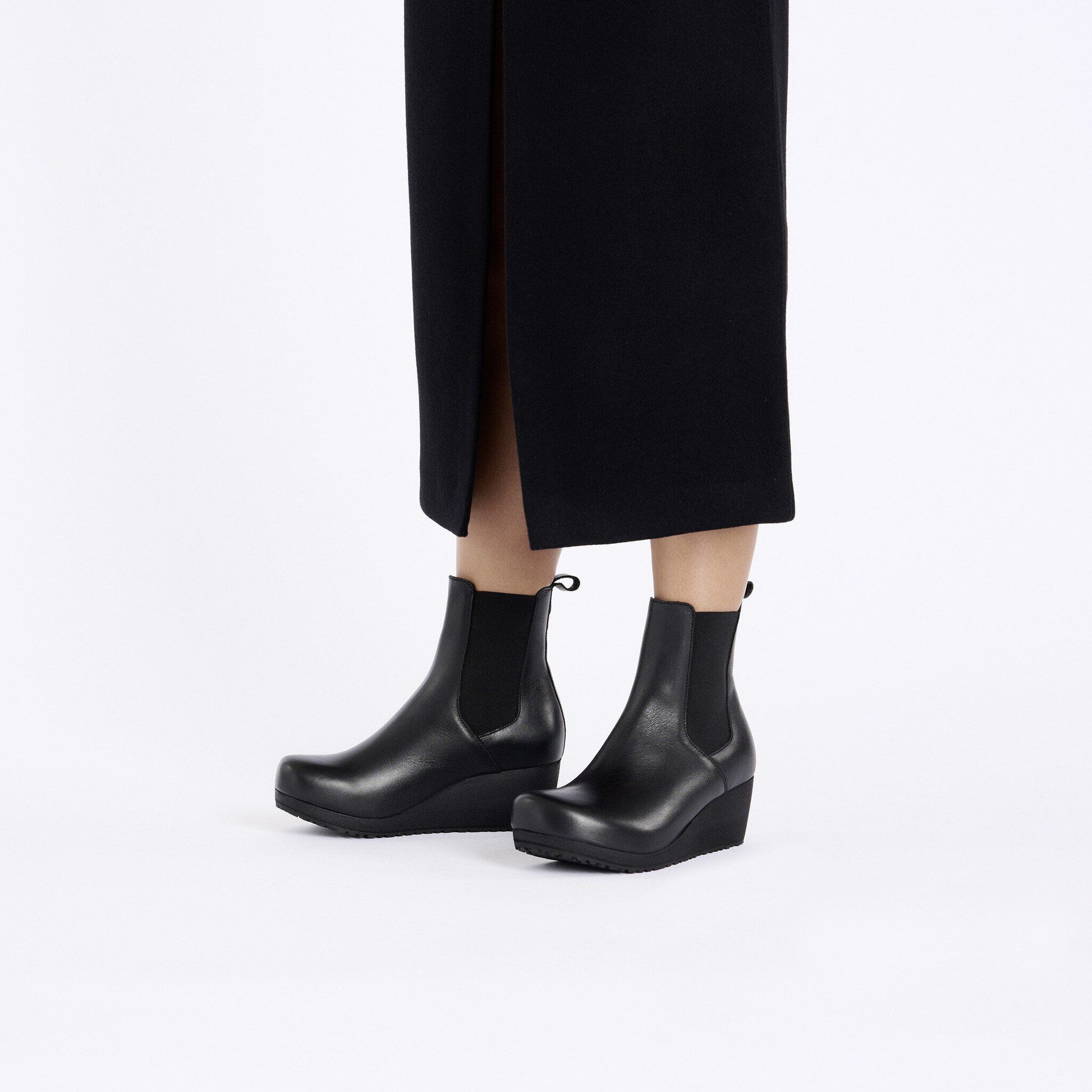 Ebba Slip On - Image 2