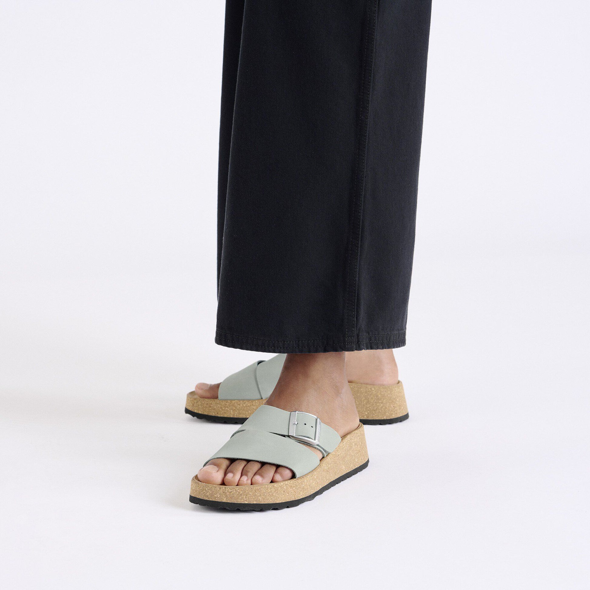 Almina - Image 2